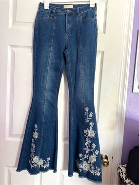 🌸Chelsea & Violet Dark Blue Flare Jeans with White Floral Embroidery